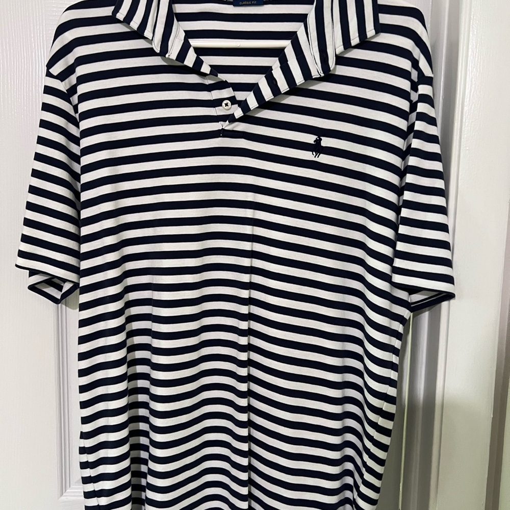 Men’s collared polo shirt